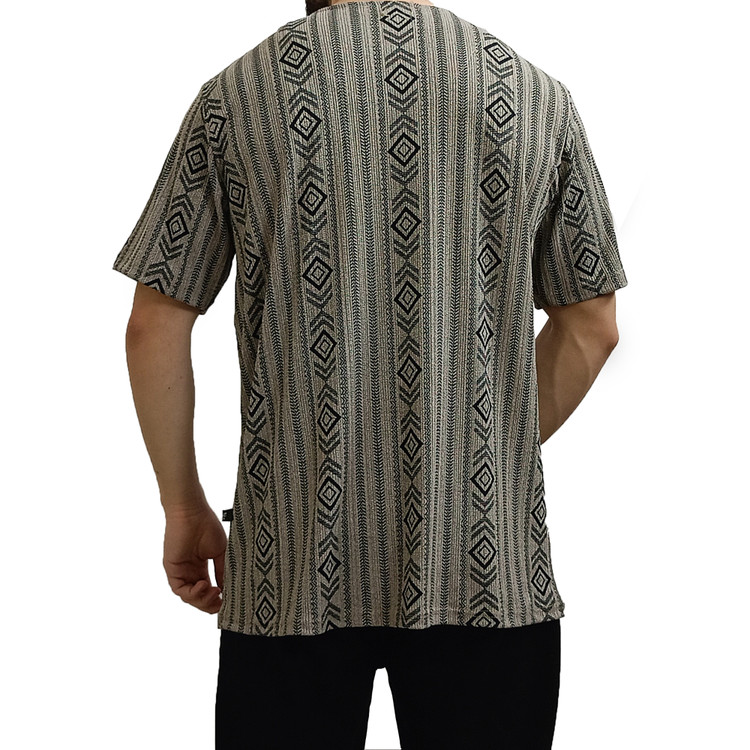 تیشرت یقه کوبایی