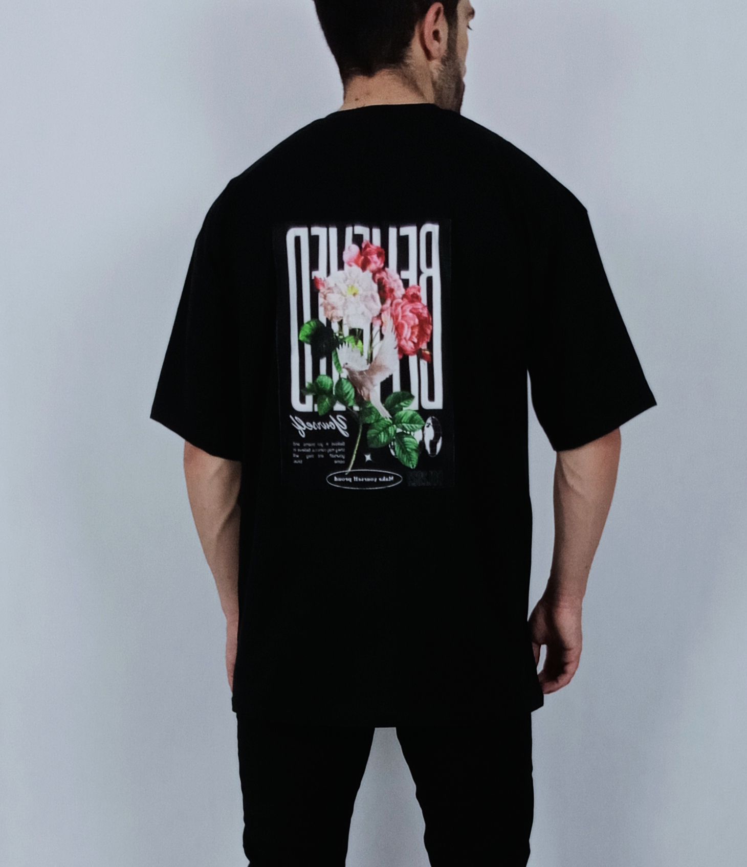 تی شرت آستین کوتاه قواره لش مشکی طرح گل