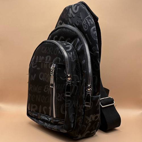 بادی بگ چرم مشکی مدل براق با زیپ های فلزی و بند دوشی