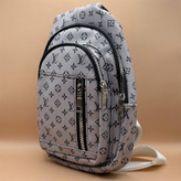 بادی بگ چرم سفید مدل لویی ویتون با بند سفیدو زیپ های فلزی