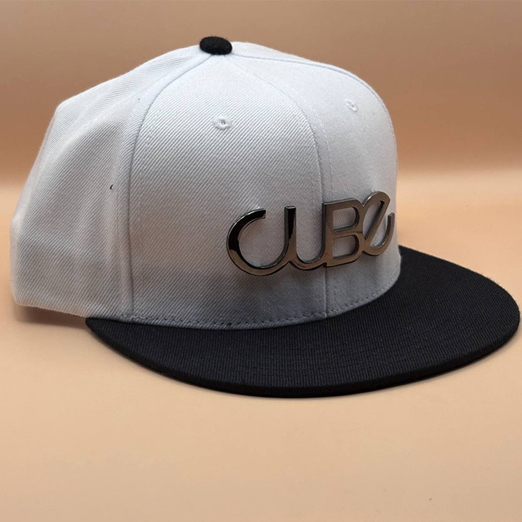 کلاه کپ سفید مدل CLUBE