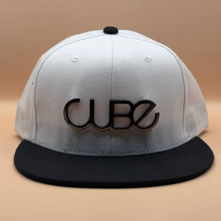 کلاه کپ سفید مدل CLUBE