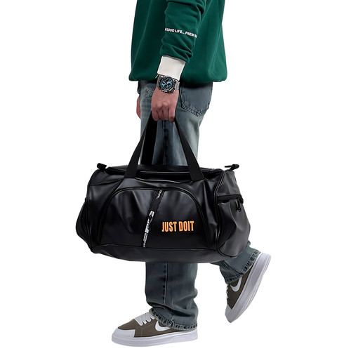 ساک ورزشی مشکی مدل چرم