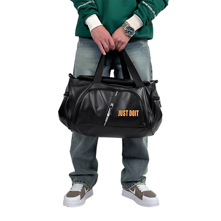 ساک ورزشی مشکی مدل چرم